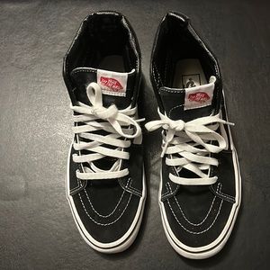Women’s Black and White Filmore High Top VANS